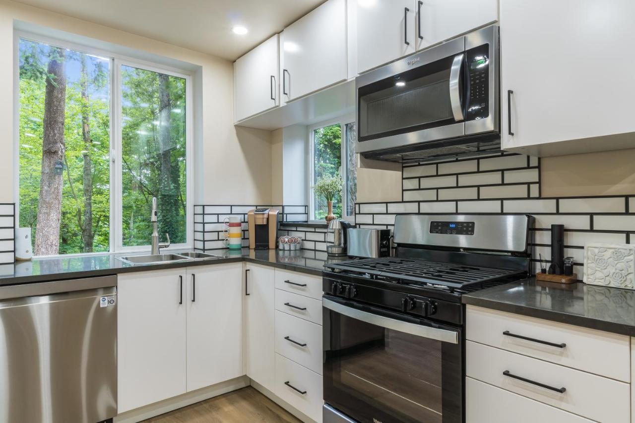 Beautiful Place With A Great Location, Free Parking, Wifi & Large Tv. Federal Way Exterior foto
