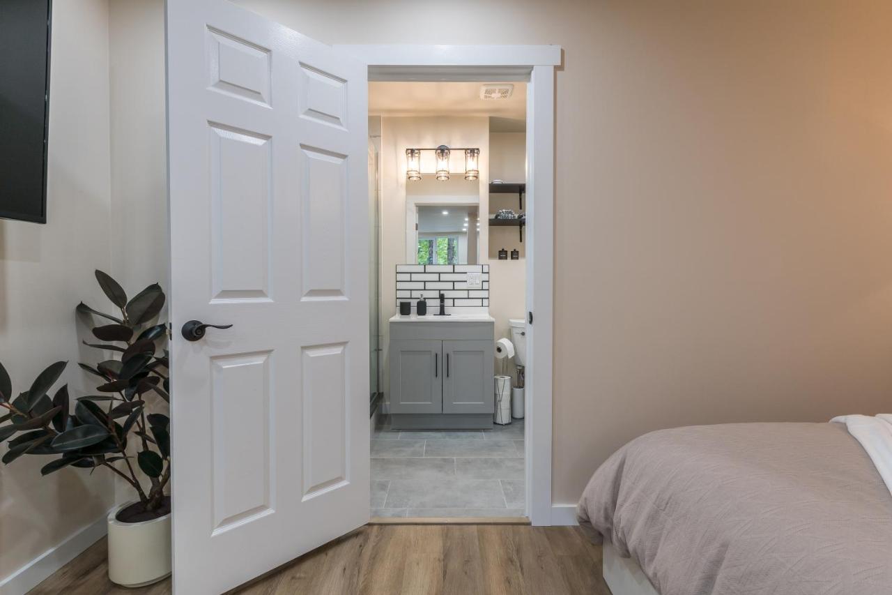 Beautiful Place With A Great Location, Free Parking, Wifi & Large Tv. Federal Way Exterior foto