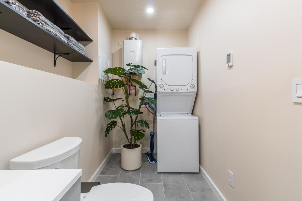 Beautiful Place With A Great Location, Free Parking, Wifi & Large Tv. Federal Way Exterior foto