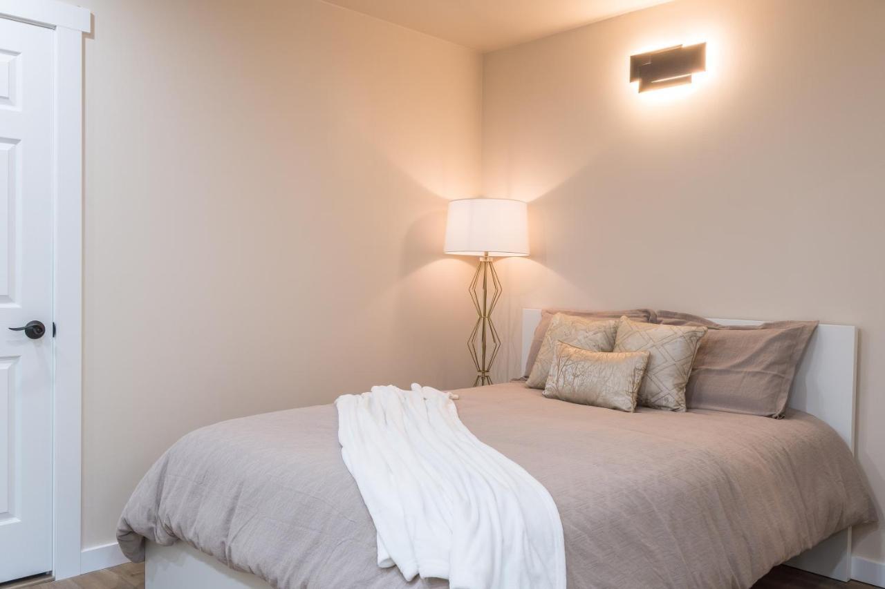 Beautiful Place With A Great Location, Free Parking, Wifi & Large Tv. Federal Way Exterior foto